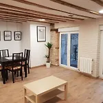 Gumerflat Patio-yaard, Parking &, Wifi Fibra Free, Downtown شقة