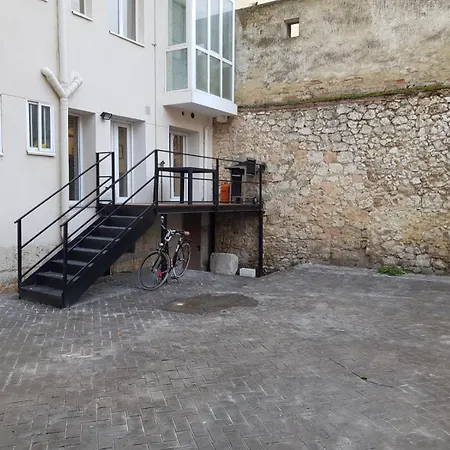 Gumerflat Patio-yaard, Parking &, Wifi Fibra Free, Downtown Burgo