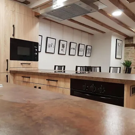 Gumerflat Patio-yaard, Parking &, Wifi Fibra Free, Downtown Apartamento *