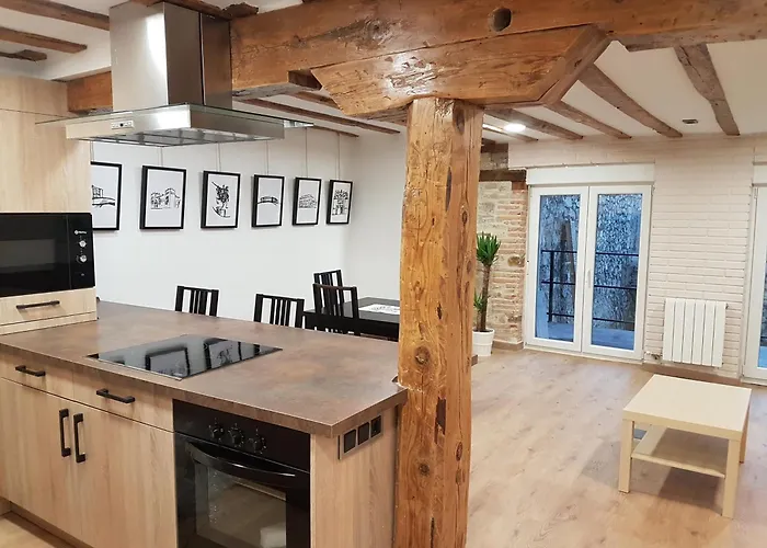 Gumerflat Patio-yaard, Parking &, Wifi Fibra Free, Downtown Burgo